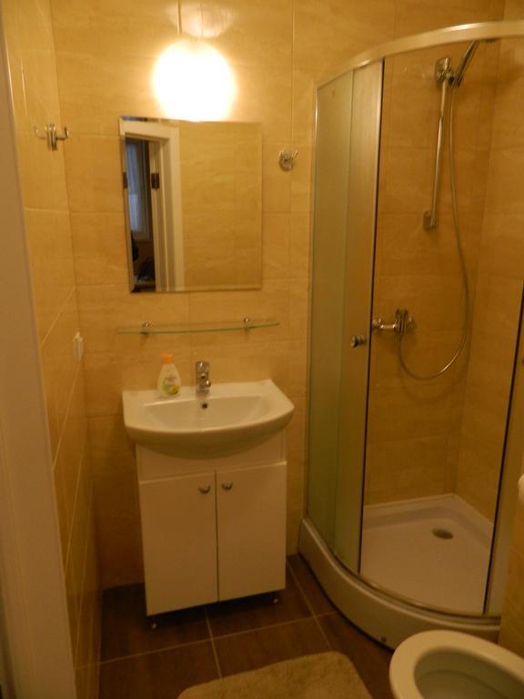Apartment On Deribasovskaya 18 Odessa Ngoại thất bức ảnh