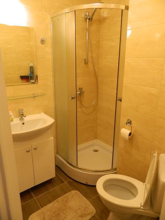 Apartment On Deribasovskaya 18 Odessa Ngoại thất bức ảnh